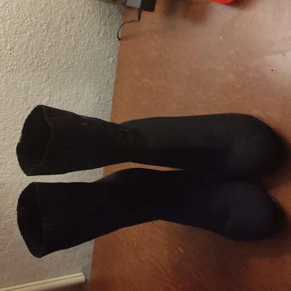 Louis Vuitton heels - Picture 4 of 5